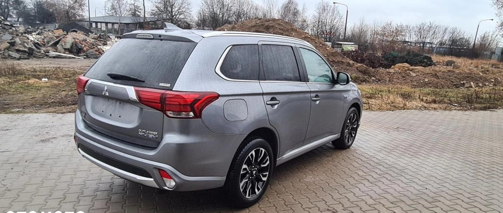 Mitsubishi Outlander cena 98900 przebieg: 63655, rok produkcji 2018 z Gostynin małe 379
